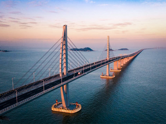 創(chuàng)世界之最！2.5個(gè)金字塔+2200萬(wàn)方砂石用量，港珠澳大橋通過驗(yàn)收