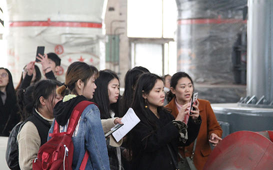 紅星：守護(hù)綠水青山，大國(guó)重器責(zé)無(wú)旁貸